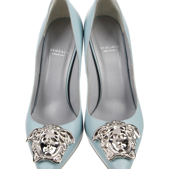 Beautiful shoes - Picture 2 of 4